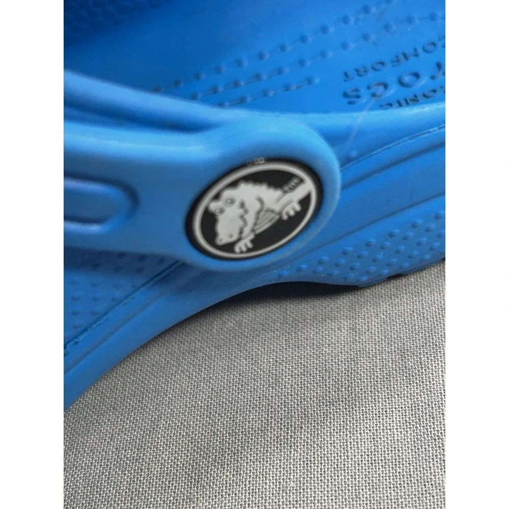 Crocs Iconic Comfort‎ Blue Classic Clog Kids Size 8 Has Wear
